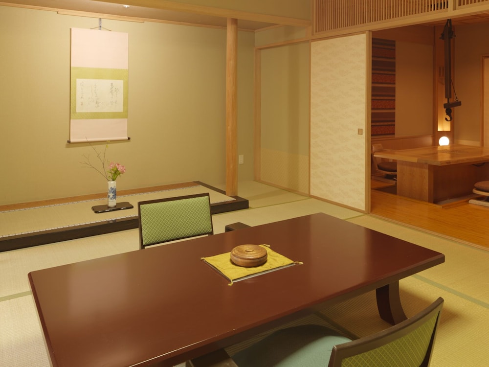 別館 露付和室12畳 夕食プレミアム会席 禁煙 客室1 | あかん遊久の里 鶴雅