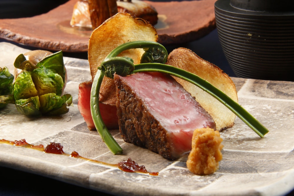 別館 和洋室 夕食プレミアム会席 禁煙 旅館のお食事処1 | あかん遊久の里 鶴雅