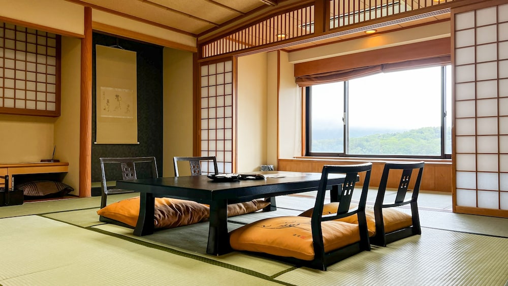 湖側グループ和室 禁煙 部屋からの景観0 | あかん遊久の里 鶴雅