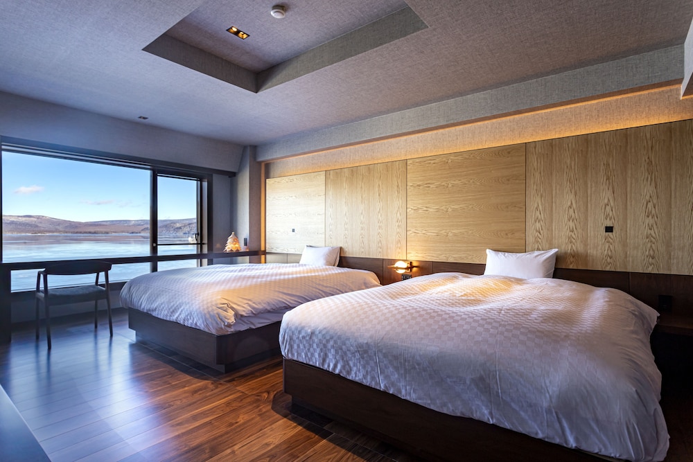 (ウイングス館) 湖側 デラックス和洋室 (禁煙) 客室2 | あかん遊久の里 鶴雅