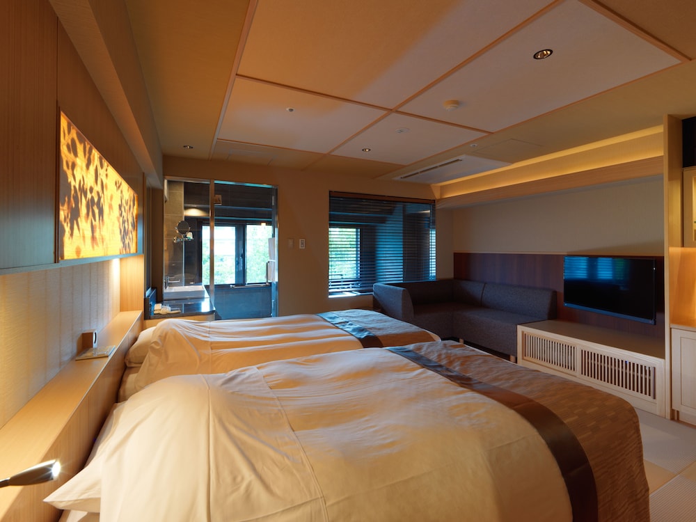 (こもれび) 展望バス付和室ツイン (禁煙) 客室2 | あかん遊久の里 鶴雅