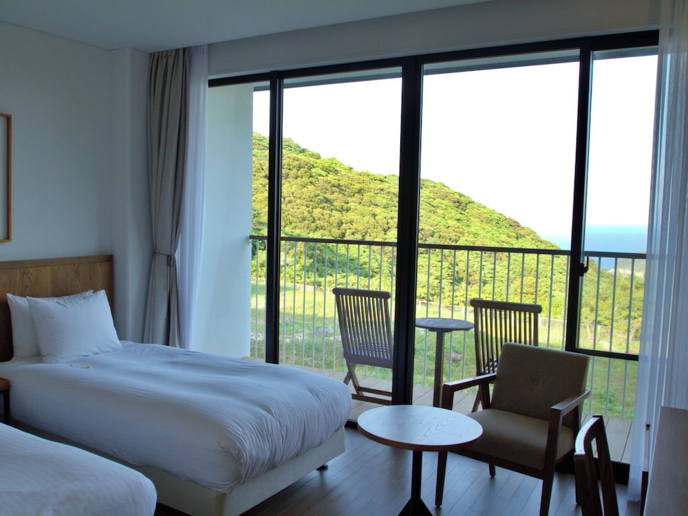 スーペリア ツインルーム シービュー バルコニーからの眺望0 | 五島列島リゾートホテルマルゲリータ