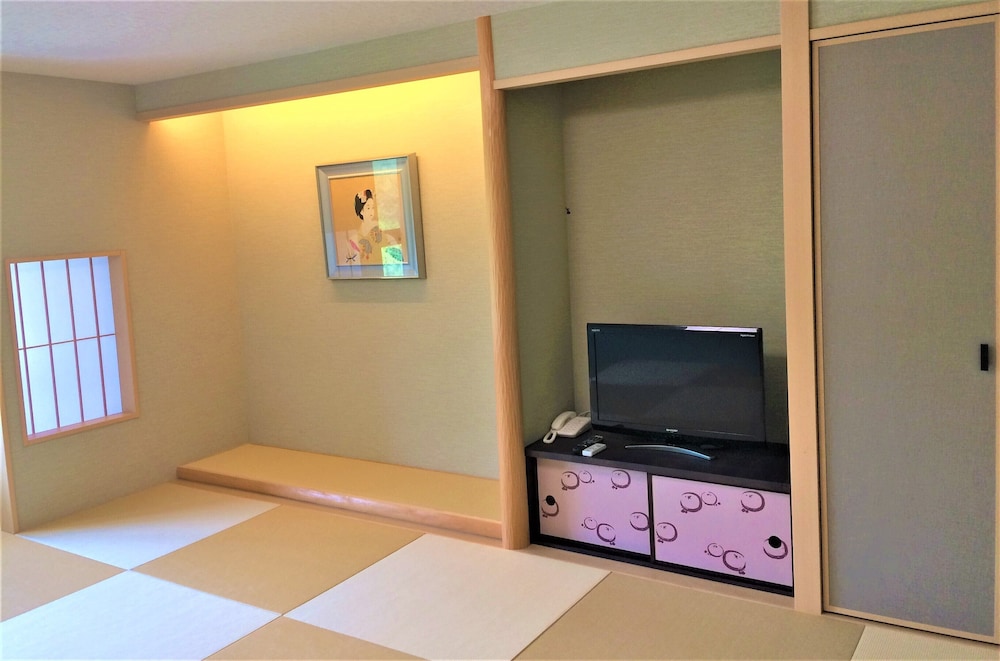 展望風呂付和室 新館 光林棟 禁煙 客室の設備とサービス2 | 旅館 然林房