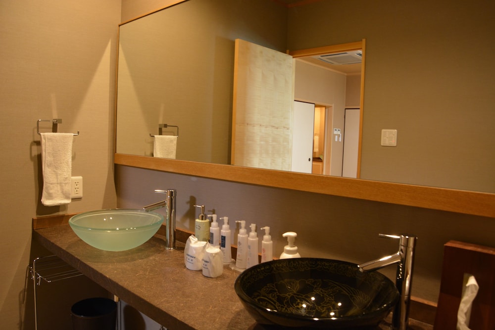 デラックス ルーム 禁煙 別館 バスルームの設備0 | 旅館 然林房