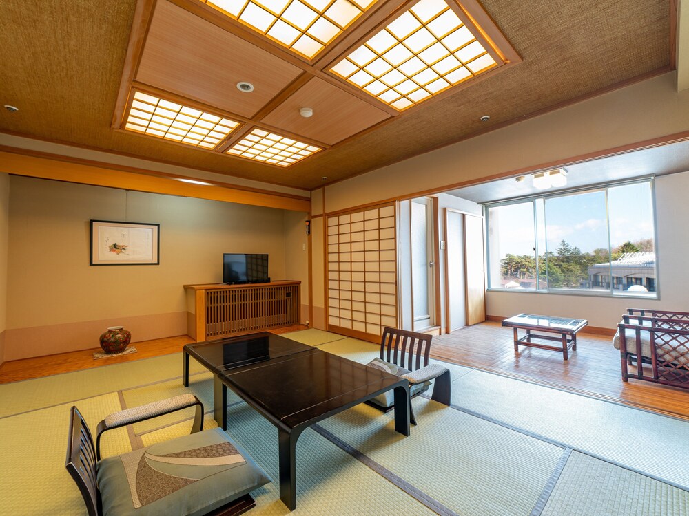 和室 (10畳) (喫煙室) 客室2 | 草津温泉 大東舘