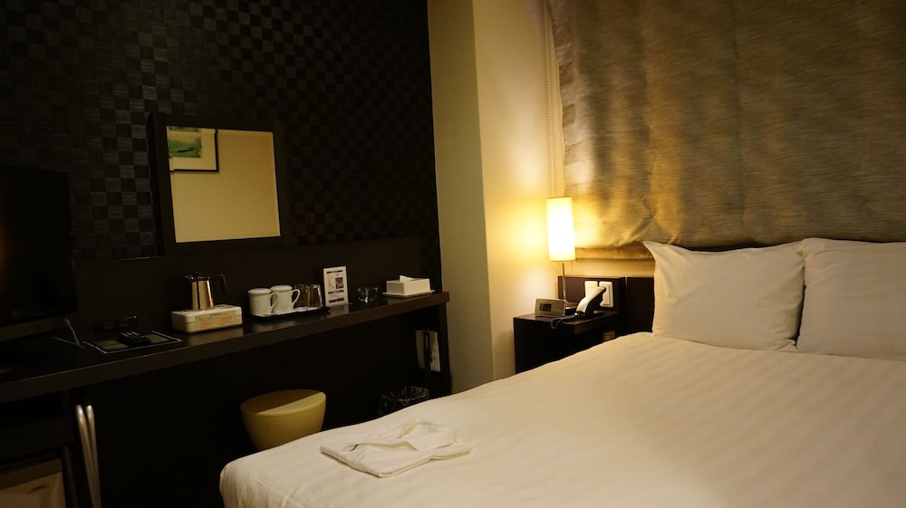 セミダブル ルーム（喫煙） | ハミルトン ホテル ブラック