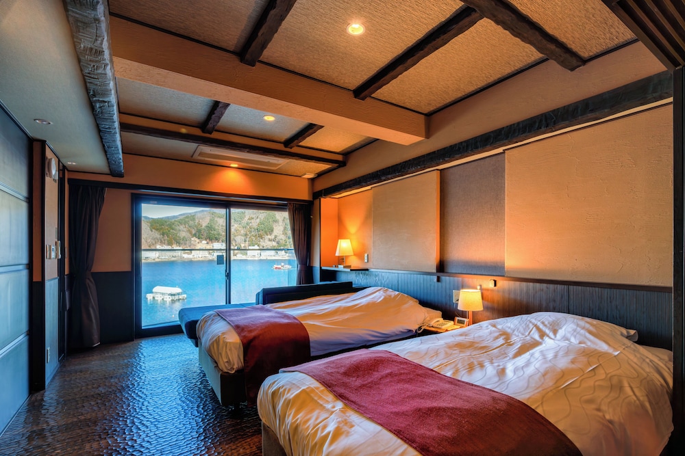 【東館】露天風呂付和洋室 禁煙（河口湖側） | 富士レークホテル