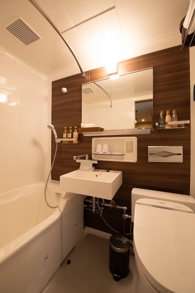 [西館]リニューアル和洋室B 禁煙 バスルーム0 | 富士レークホテル