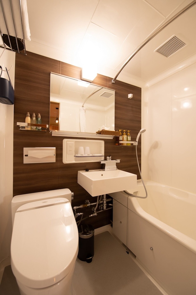 [西館]リニューアル和洋室A 禁煙 バスルーム0 | 富士レークホテル