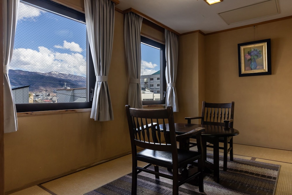 【本館】和室14.5畳 部屋からの景観0 | 松本ホテル花月