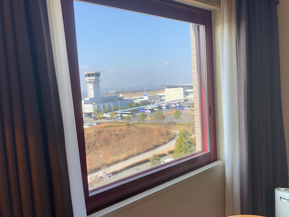 エアポートビュー　デラックスツイン　禁煙 部屋からの景観0 | 広島エアポートホテル