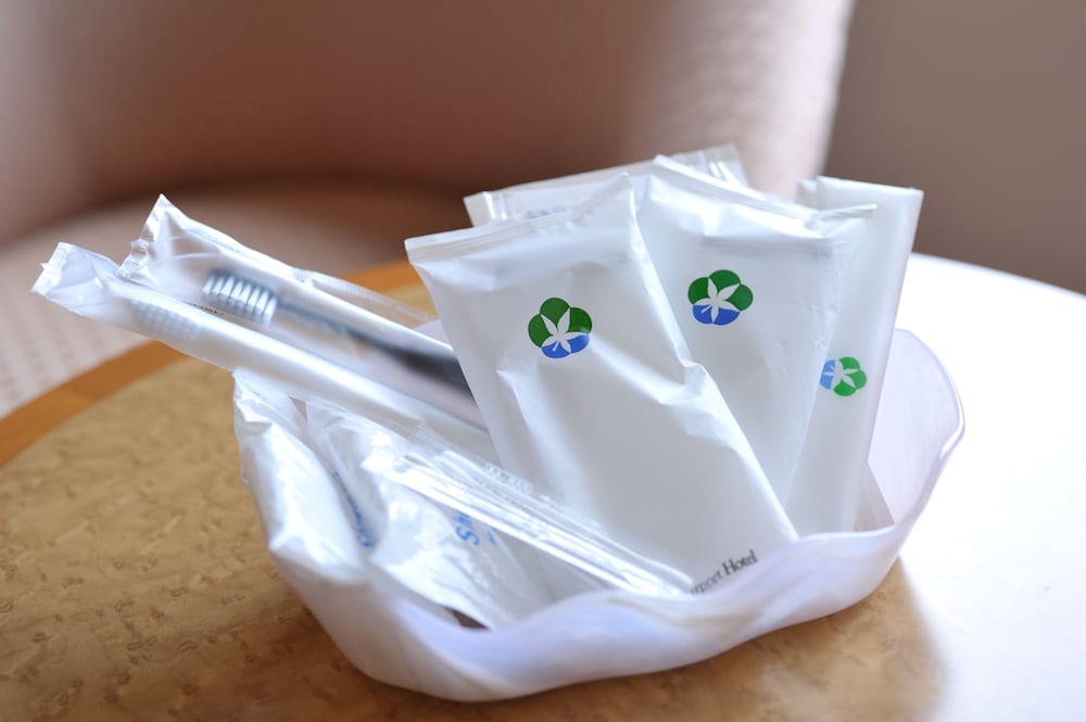 ダブルルーム クイーンベッド 1 台 禁煙 客室の設備とサービス1 | 広島エアポートホテル