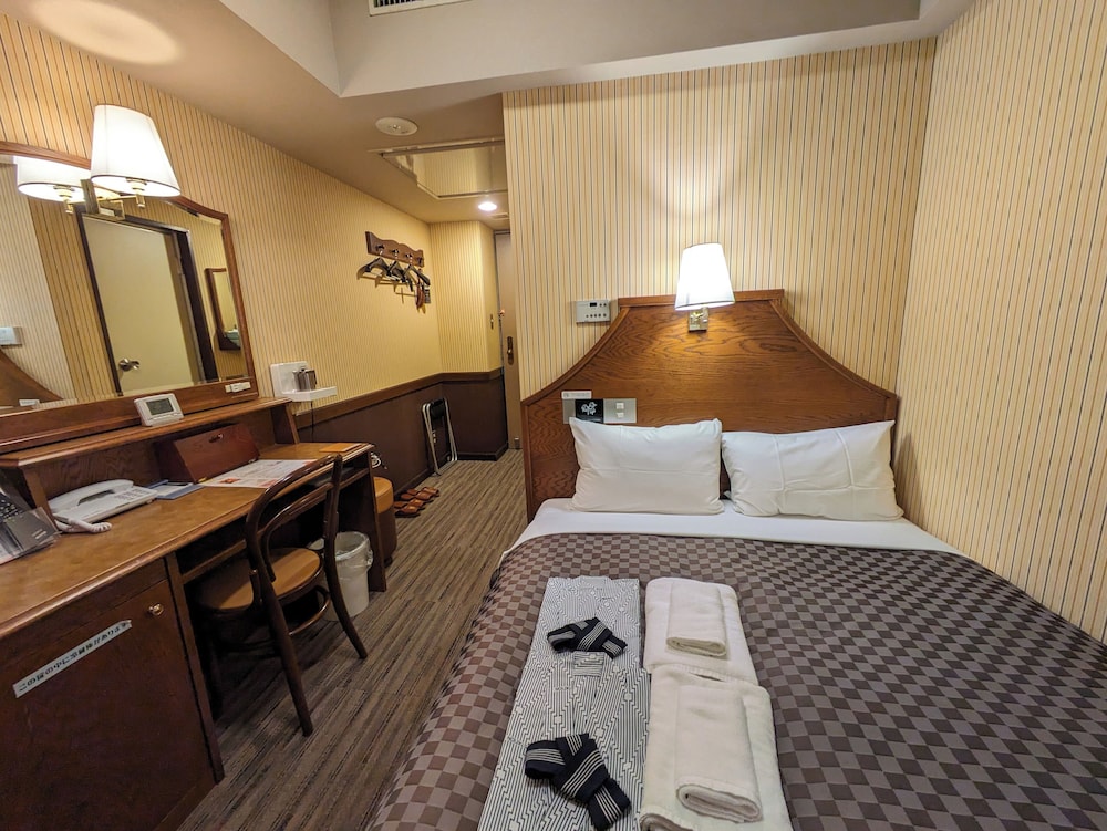 セミダブルルーム(ベッド135cm)　禁煙 | ホテルニューステーション