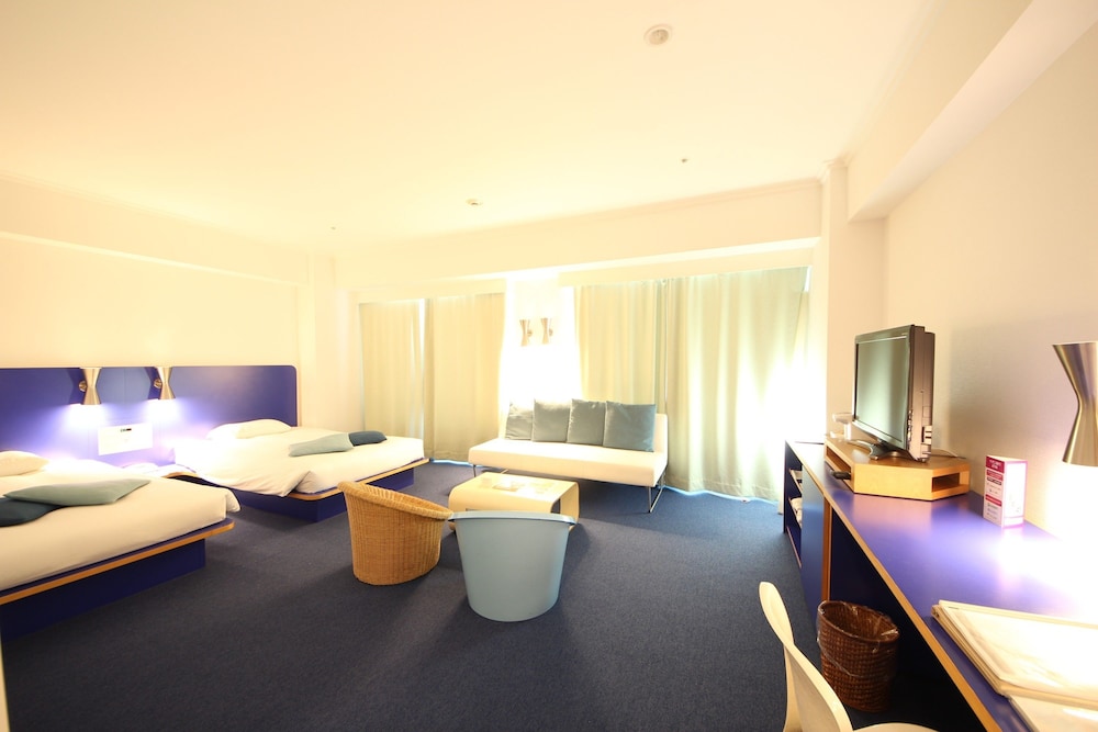 [禁煙] デラックスツインデザイナーズ 客室1 | シャトレーゼ ガトーキングダム サッポロ ホテル&スパリゾート