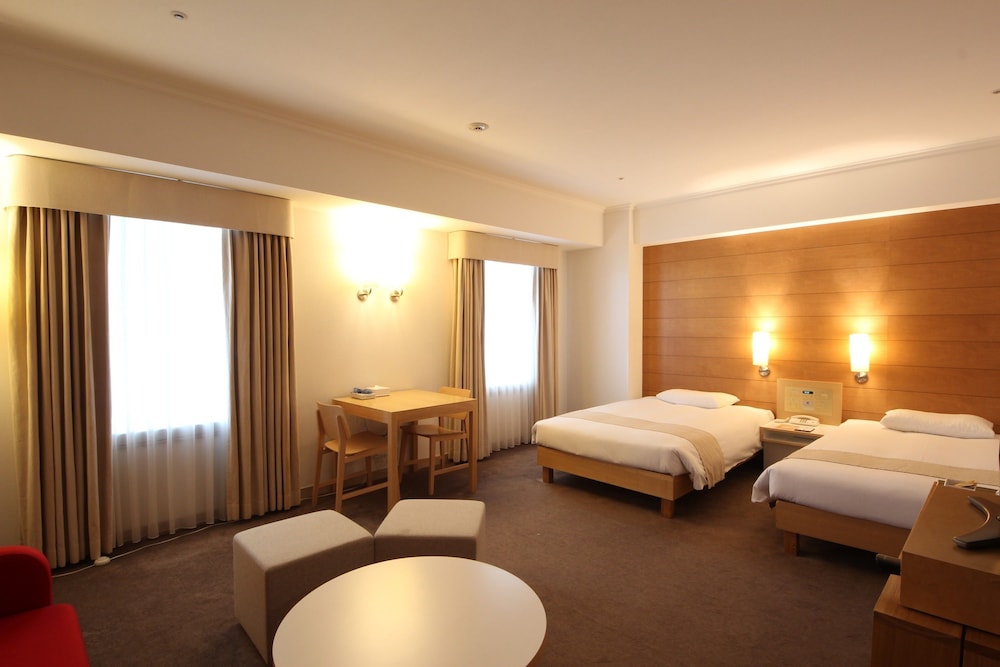 [禁煙] デラックスツインデザイナーズ 客室2 | シャトレーゼ ガトーキングダム サッポロ ホテル&スパリゾート