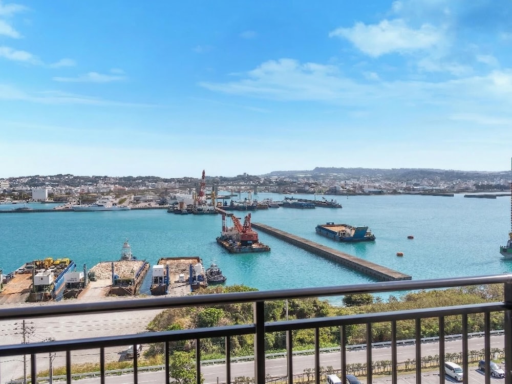 デラックス ルーム ハーバービュー 客室1 | サザンビーチホテル＆リゾート沖縄