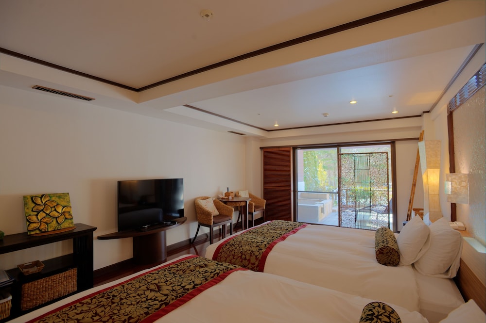 【露天風呂付きアジアンツインルーム】禁煙 36平米 客室1 | ホテルグリーンプラザ箱根