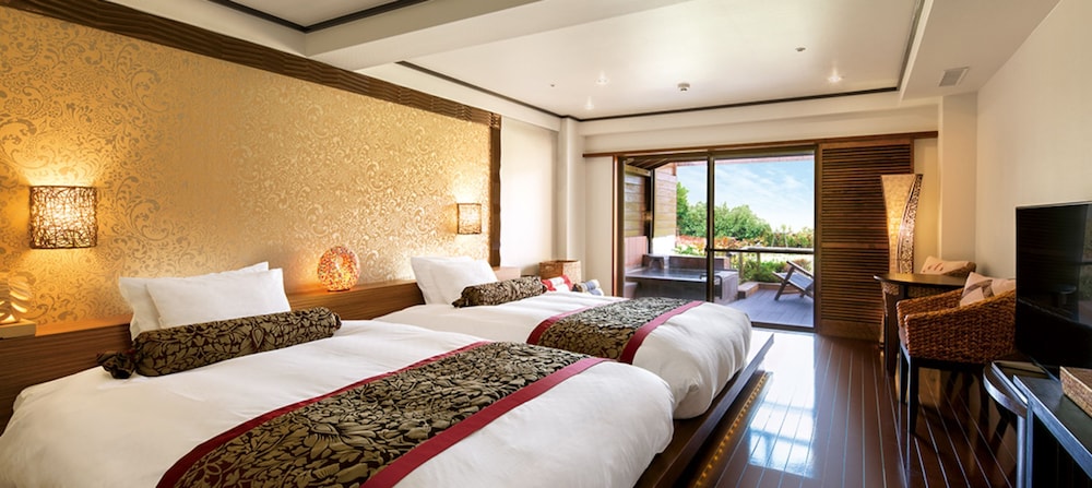 【露天風呂付きアジアンツインルーム】禁煙 36平米 客室2 | ホテルグリーンプラザ箱根