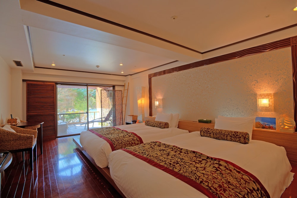 【露天風呂付きアジアンツインルーム】禁煙 36平米 | ホテルグリーンプラザ箱根