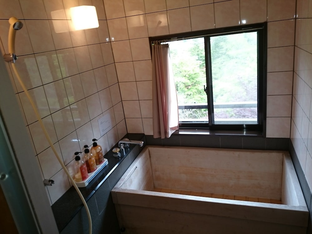 特別室 (禁煙) バスルーム1 | 日光星の宿