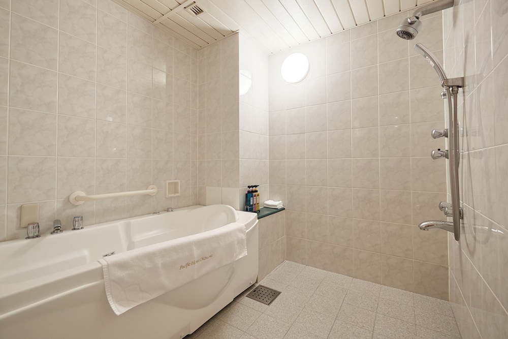 パシフィックプレミアムスイート 禁煙 バスルーム0 | パシフィック ホテル沖縄