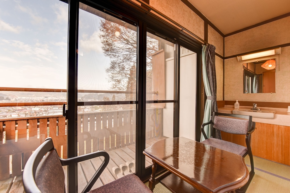 スタンダード和室 シティ ビュー0 | 二人静白雲