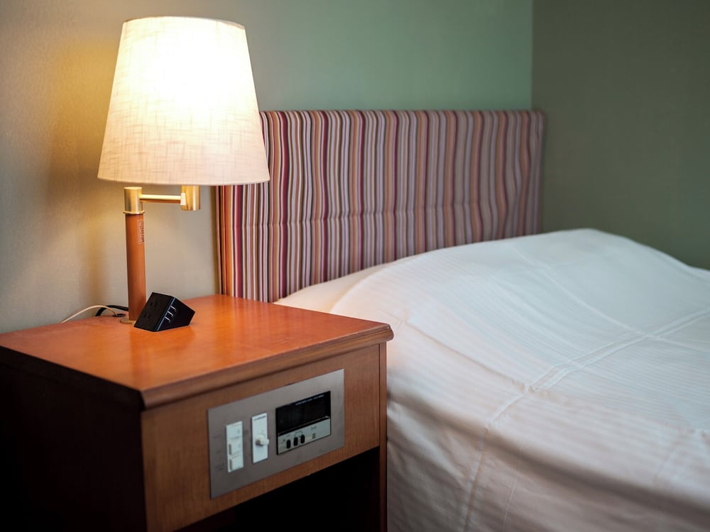 セミダブルルーム 禁煙 | 神戸シティ ガーデンズ ホテル