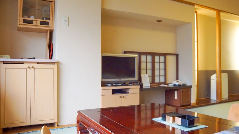 和ツイン (レイクビュー) 禁煙 客室3 | THE FOREST 阿寒 TSURUGA RESORT