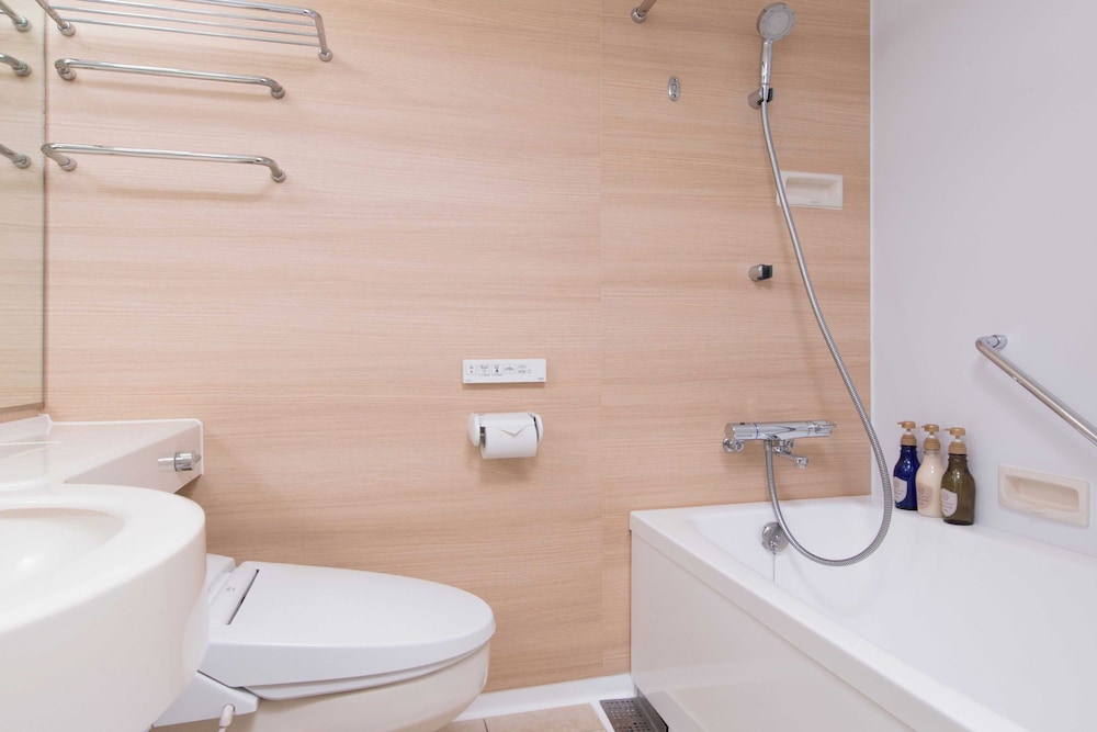 コンフォートキング ソファーベッド付 禁煙 大人定員3名様 バスルーム0 | ホテルマイステイズプレミア浜松町