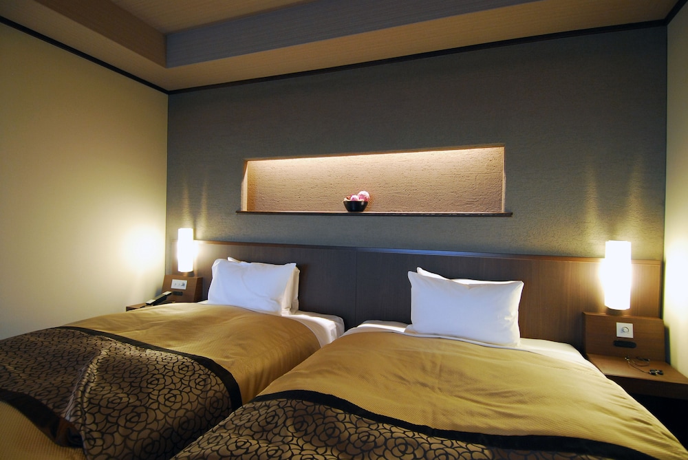 円山スイート202 銀泉内風呂付 禁煙 リビングルーム1 | 有馬温泉 竹取亭円山