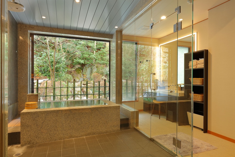 デラックスキング 313 銀泉内風呂 禁煙 バスルーム0 | 有馬温泉 竹取亭円山