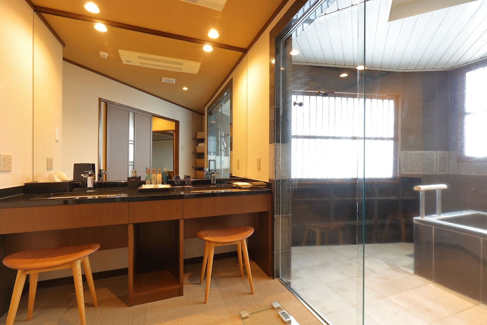 円山スイート202 銀泉内風呂付 禁煙 バスルーム2 | 有馬温泉 竹取亭円山