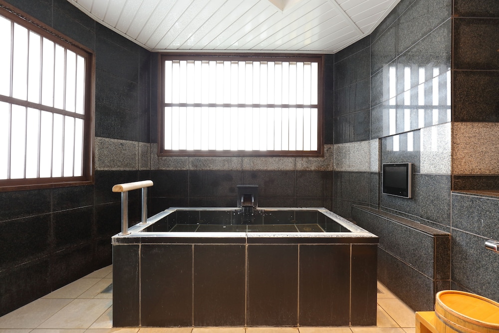 円山スイート202 銀泉内風呂付 禁煙 バスルーム1 | 有馬温泉 竹取亭円山