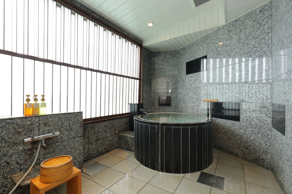 円山デラックス洋室201 銀泉内風呂付 禁煙 バスルーム1 | 有馬温泉 竹取亭円山