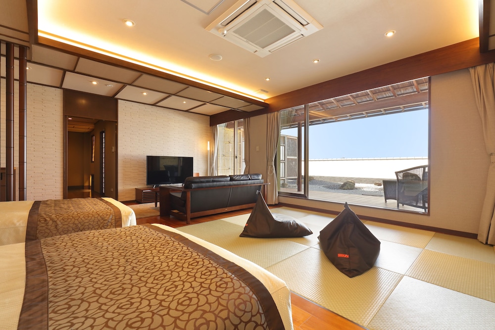 ペントハウスツインアンド畳411（銀泉露天風呂付) 客室1 | 有馬温泉 竹取亭円山