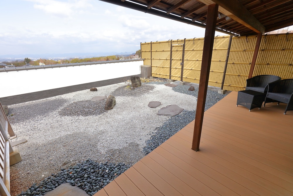 ペントハウスツインアンド畳411（銀泉露天風呂付) ガーデン ビュー0 | 有馬温泉 竹取亭円山