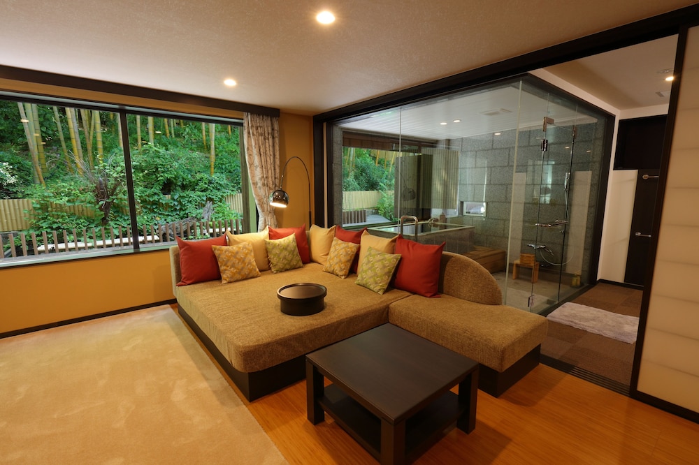 デラックスキング 311 銀泉内風呂 禁煙 | 有馬温泉 竹取亭円山