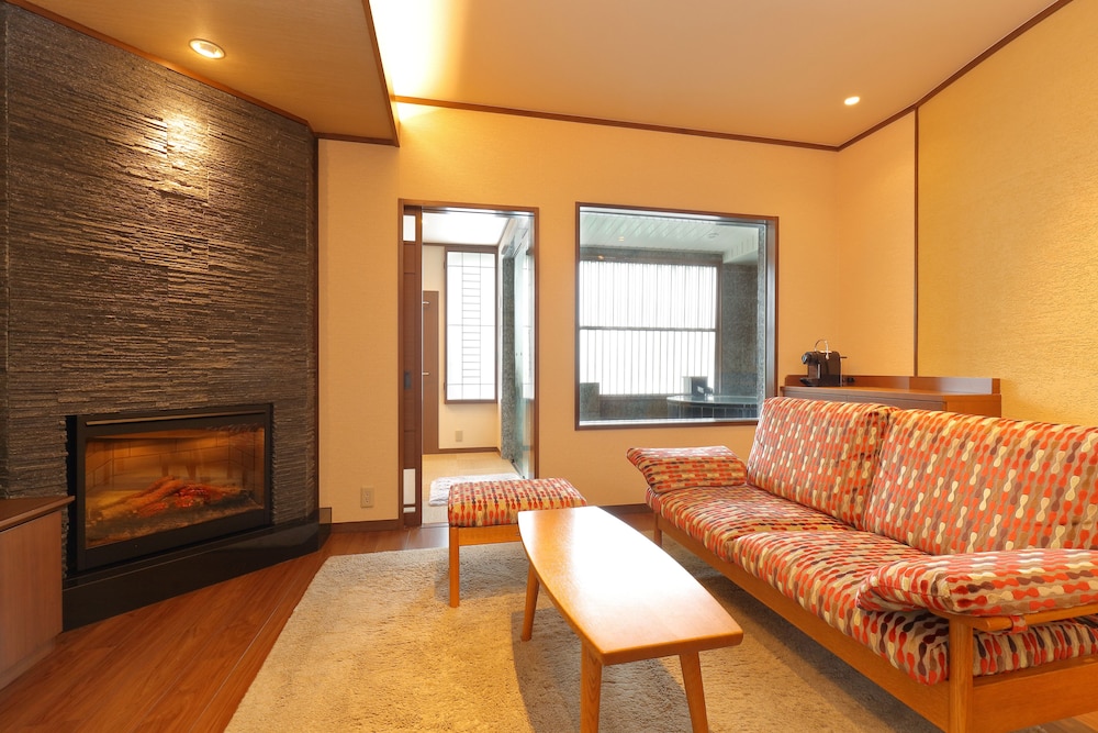 円山デラックス洋室201 銀泉内風呂付 禁煙 客室5 | 有馬温泉 竹取亭円山