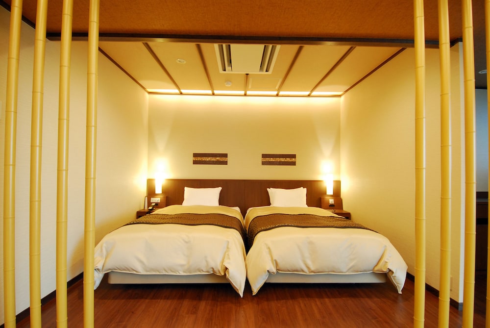 温泉付きデラックスルーム 禁煙 203 リビングルーム1 | 有馬温泉 竹取亭円山