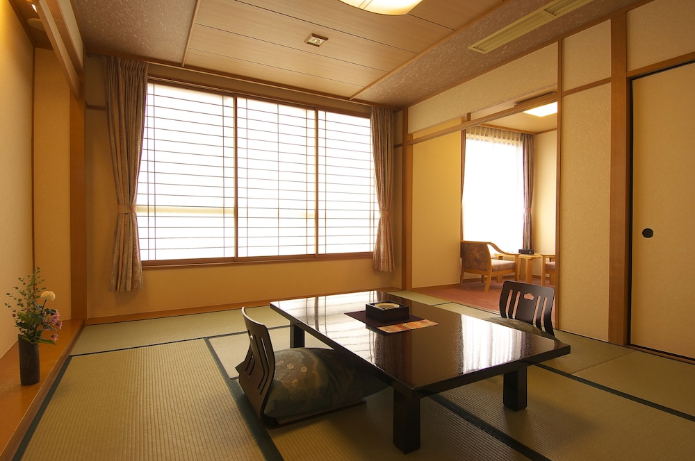 スタンダード ルーム 禁煙 客室2 | 有馬温泉 竹取亭円山