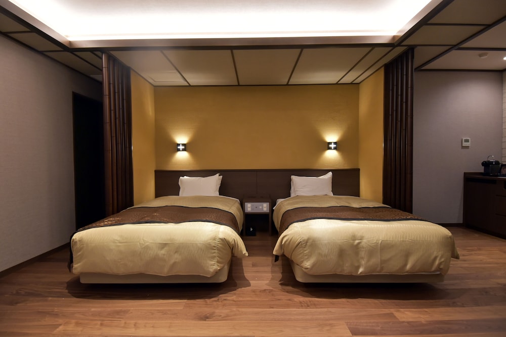 ペントハウスツインアンド畳411（銀泉露天風呂付) 客室2 | 有馬温泉 竹取亭円山