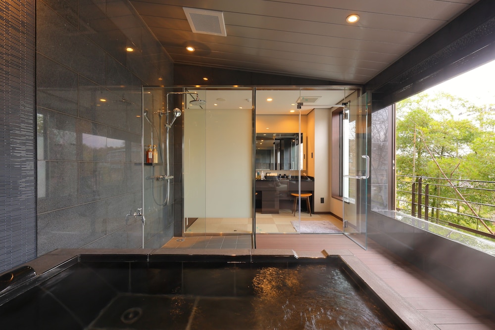 エグゼクティブレジデンス 銀泉内風呂 禁煙 バスルーム1 | 有馬温泉 竹取亭円山