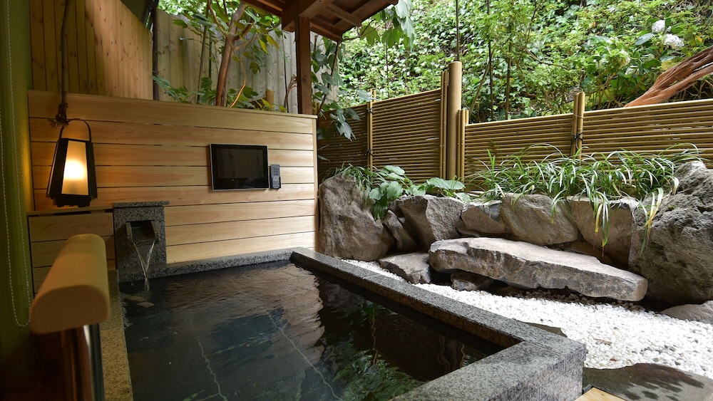 竹取亭スイート404 銀泉露天風呂付 禁煙 バスルーム0 | 有馬温泉 竹取亭円山