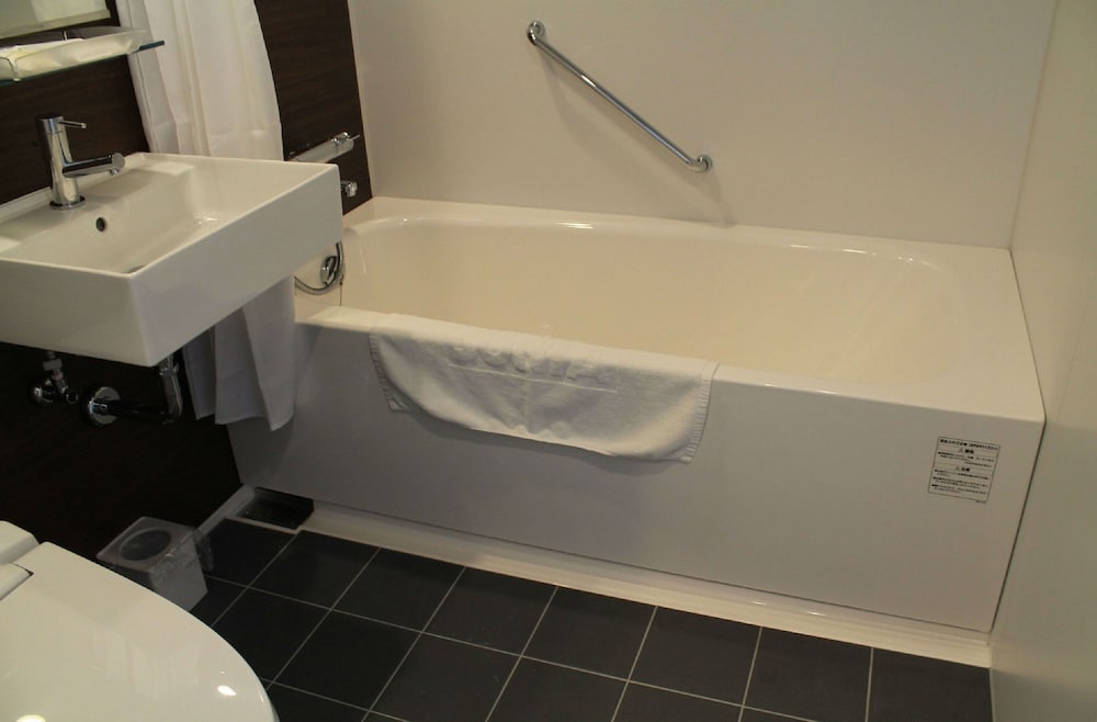 ラージツインC 禁煙 33.2sqm バスルーム0 | ホテルソニア小樽