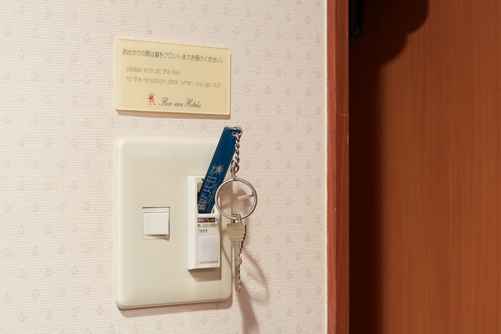 セミダブルルーム 喫煙 客室2 | ロコイン沖縄