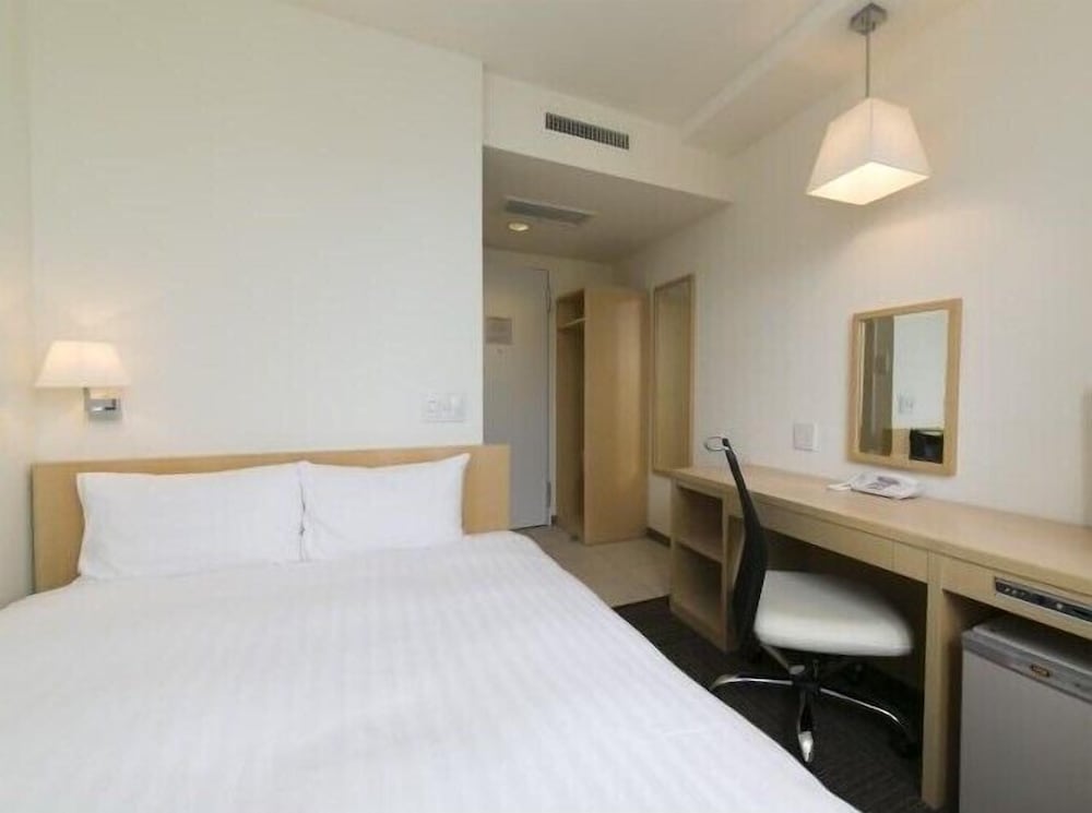 ダブルルーム ダブルベッド 1 台 喫煙可 | ホテル アーバント静岡