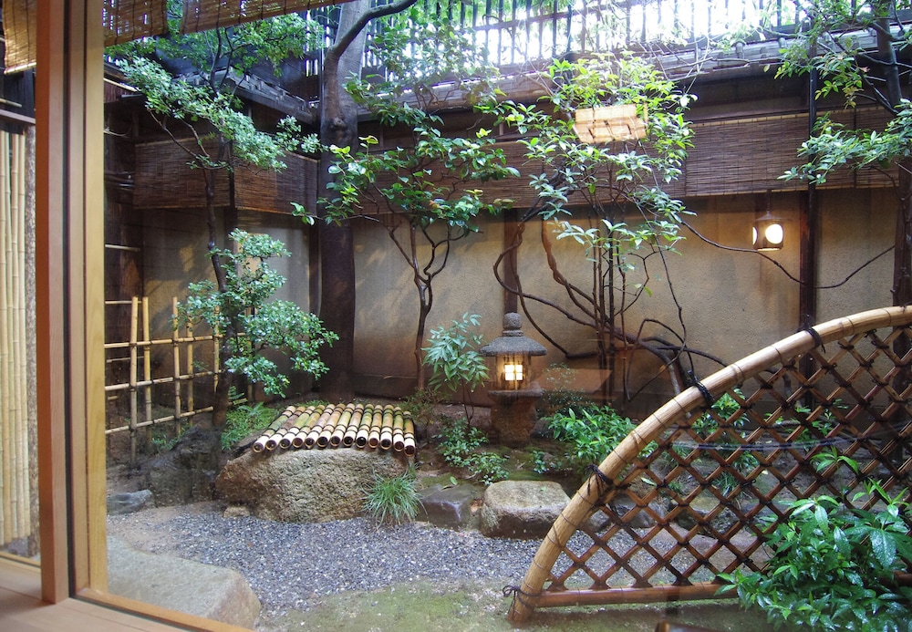 本館8帖 + 次の間 禁煙 客室1 | 柊家旅館