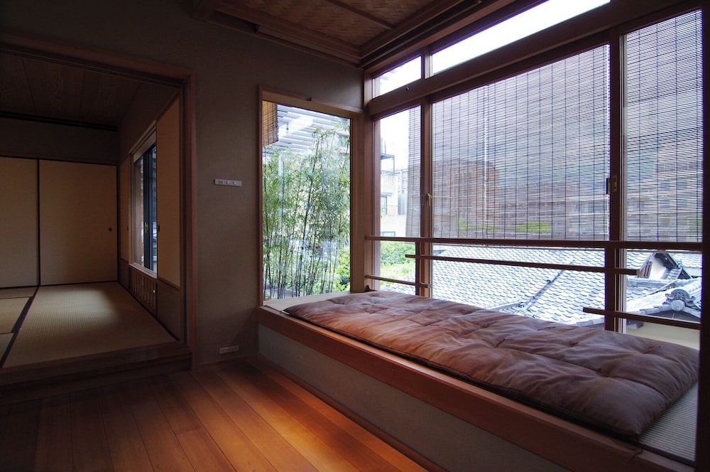 新館10帖 + 板の間 禁煙 客室4 | 柊家旅館