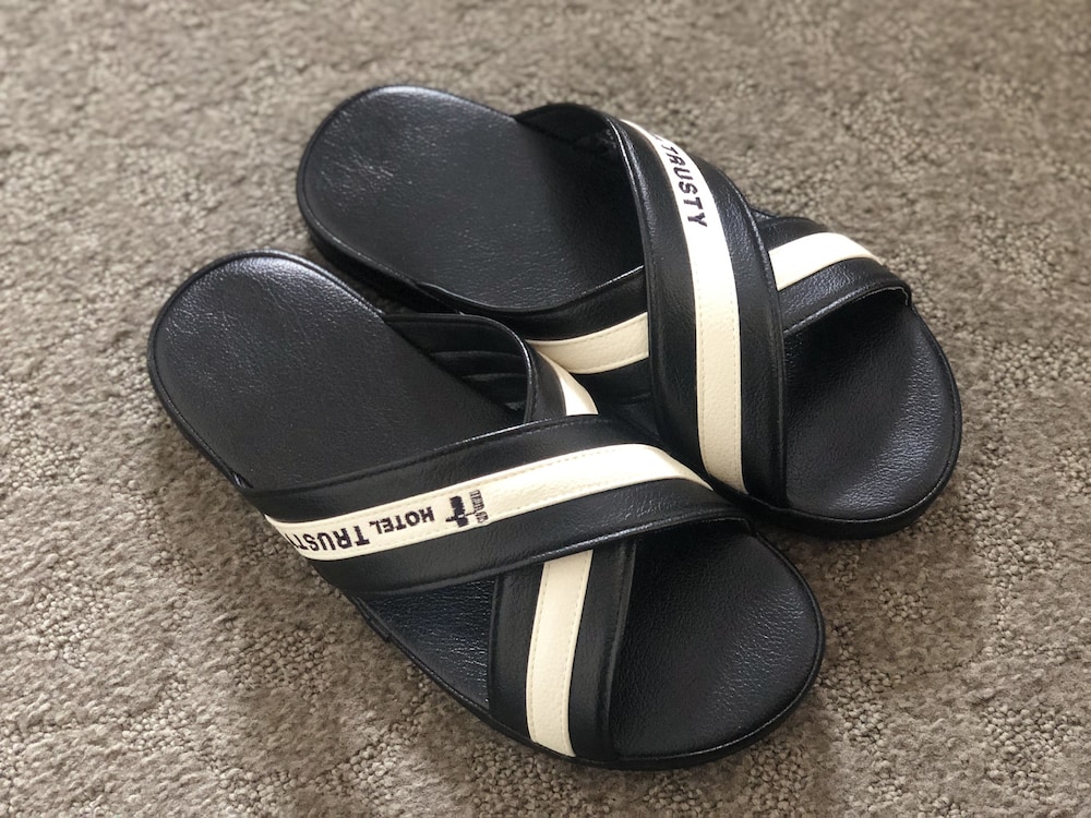 レギュラーダブル：禁煙 (ベッド幅150 cm) (0-11歳 食事・布団なし) 客室9 | ホテルトラスティ大阪阿倍野