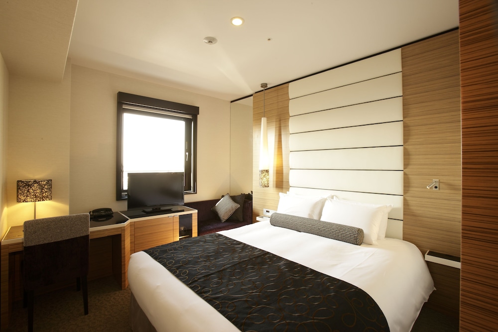 スタンダードダブル：喫煙 (ベッド幅160 cm) (0-11歳 食事・布団なし) | ホテルトラスティ大阪阿倍野